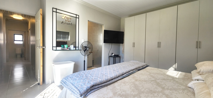 3 Bedroom Property for Sale in Oceanview Heights Western Cape